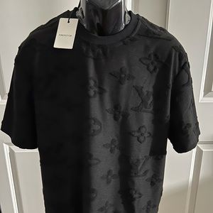 Louis Vuitton monogram T-shirt size medium